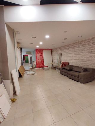 Local comercial en alquiler en Instituts - Universitat en Lleida