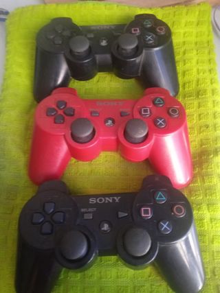 Mandos PS3 Sony - 5€ Unidad no se si funcionan 
