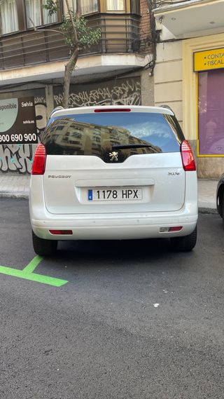 Peugeot 5008 2013