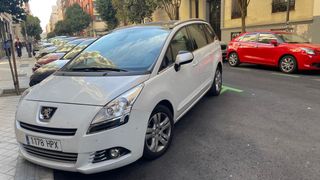 Peugeot 5008 2013