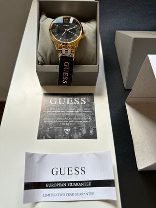 Reloj Guess Dorado