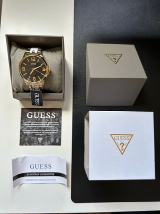 Reloj Guess Dorado