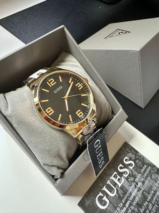 Reloj Guess Dorado