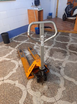 Transpaleta marca still muy nueva 