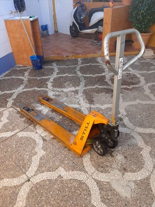 Transpaleta marca still muy nueva 