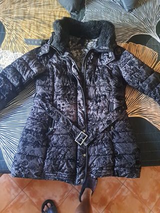 Abrigo Desigual estampado