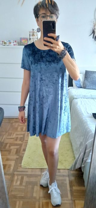 Vestido corto azul de terciopelo