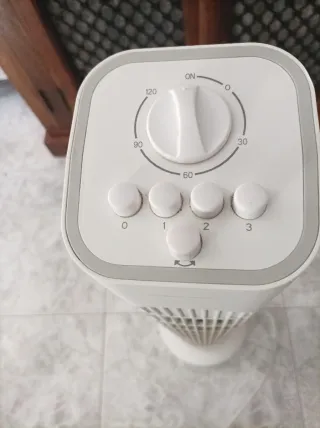Ventilador de pie blanco