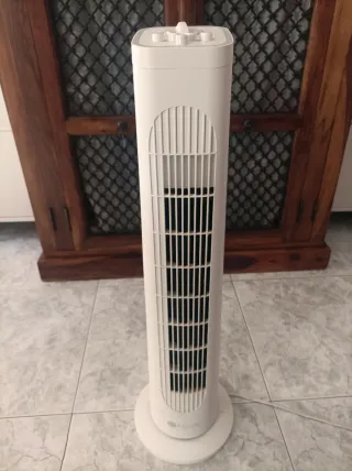 Ventilador de pie blanco