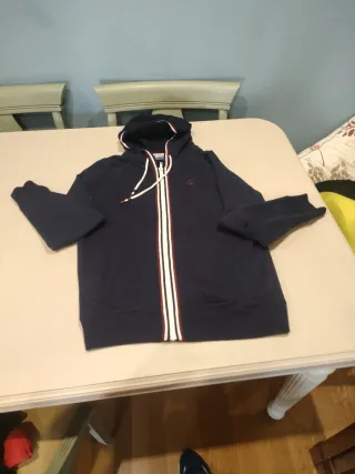 Sudadera con cremallera azul