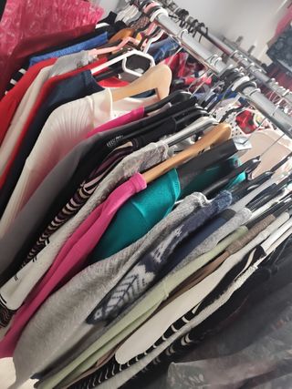 Lote  de +1000 Ropa Mujer todas las tallas y marc