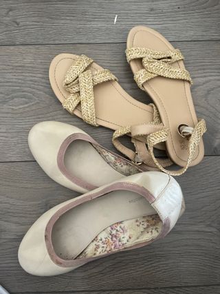 Manoletinas y sandalias beige