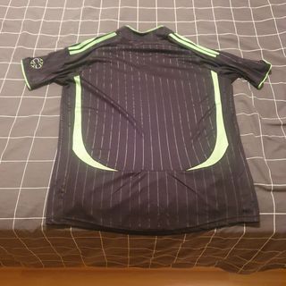 Camiseta Adidas Negra y Verde Talla M