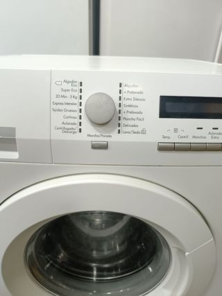 Lavadora carga frontal AEG 8KG A+++