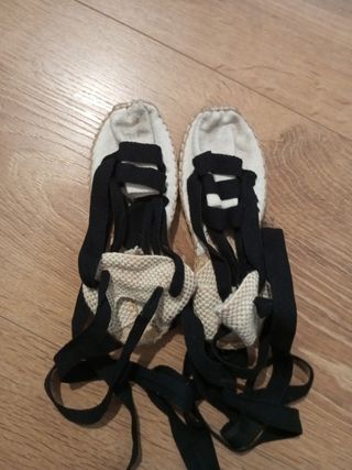 Baturro beige y negro