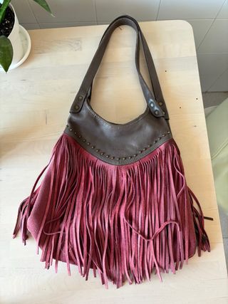 Bolso de cuero con flecos buganvilla