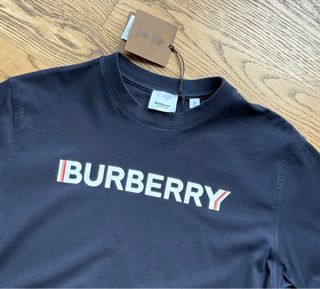 Camiseta Burberry Negra Logo