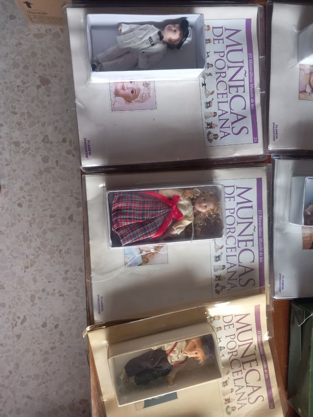 Antiche bambole in porcellana