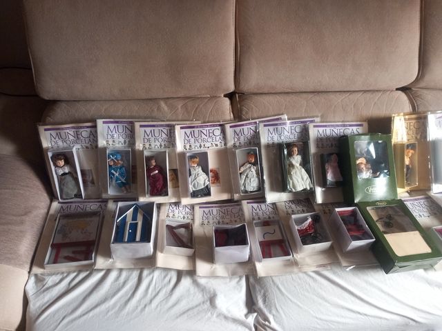 Antiche bambole in porcellana