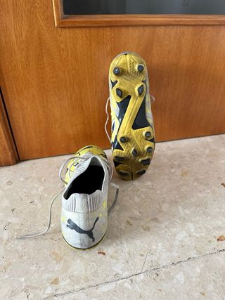 Zapatos de fútbol Puma Talla 35