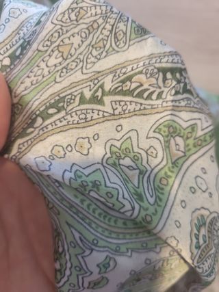 Pañuelo estampado seda viscosa verde y blanco