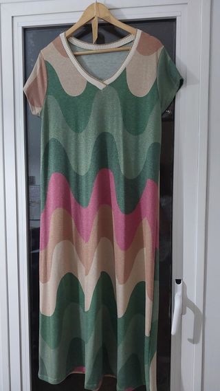 Vestido largo estampado ondas