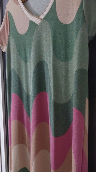 Vestido largo estampado ondas