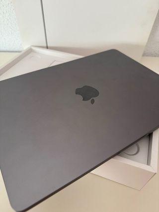 MacBook Air 13” M3 256GB - NUEVO