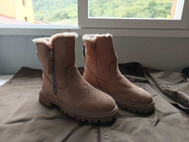 Botas de menina tamanho 40 com pêlo interior