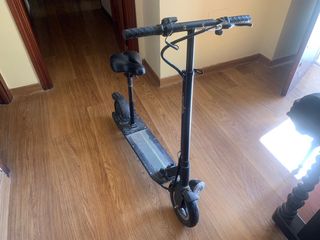 Patinete eléctrico Joyor con asiento