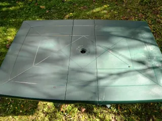 Mesa de jardín de plástico plegable verde