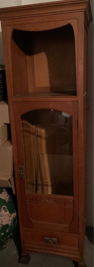 Mueble vitrina antiguo de madera