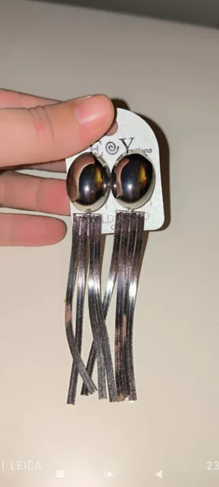 Pendientes largos plateados