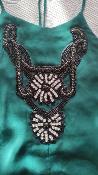 Top Zara con pedrería verde