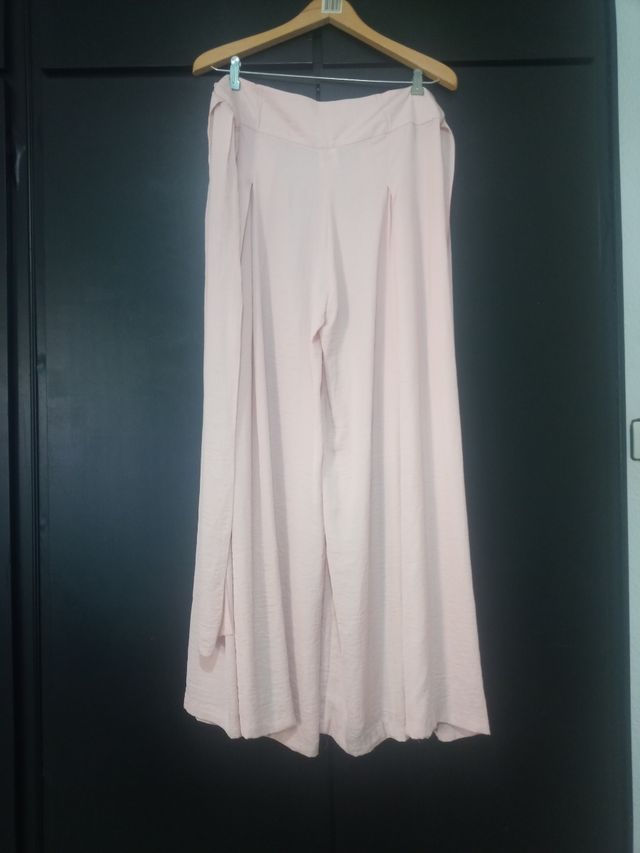 Pantalón rosa Iciar y Candela. 