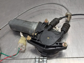 ELEVALUNAS TRASERO DERECHO MAZDA 323 C/F/S BERLIN