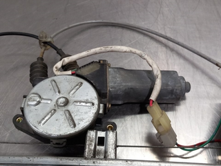 ELEVALUNAS TRASERO DERECHO MAZDA 323 C/F/S BERLIN