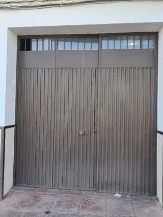 Puerta de garaje de hierro