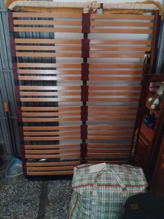 Somier de madera y metal