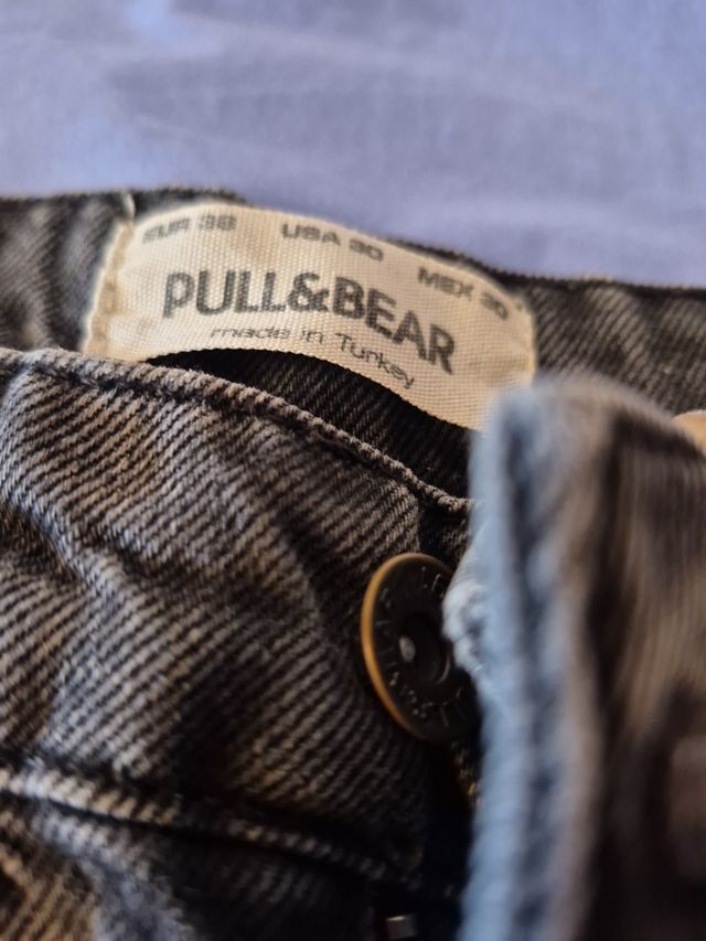 Pantalón vaquero chico desgastado