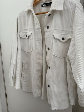 Chaqueta
 Blanca Corduroy Oversize