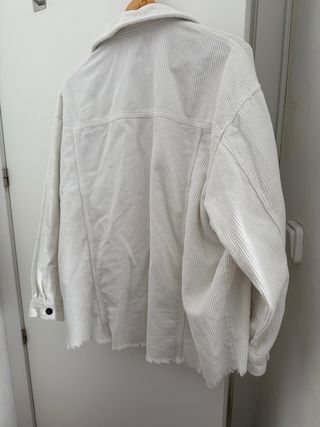 Chaqueta
 Blanca Corduroy Oversize