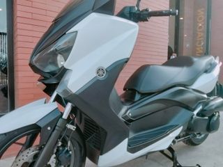 YAMAHA XMAX 250