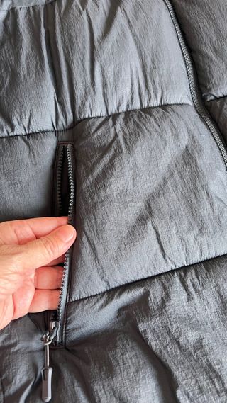Chaqueta Invierno Hombre gris
muy cómoda y ligera 