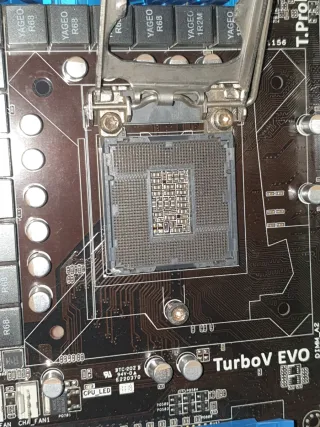 Placa base+ GPU + RAM + CPU +HDD 