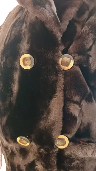 Abrigo de mutón marrón