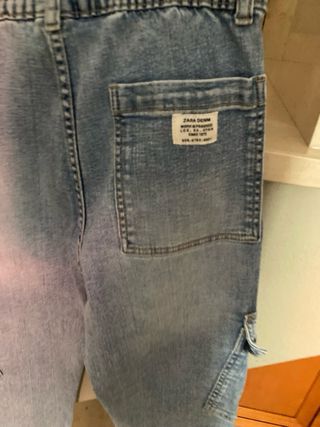 Pantalón cargo niño vaquero ancho