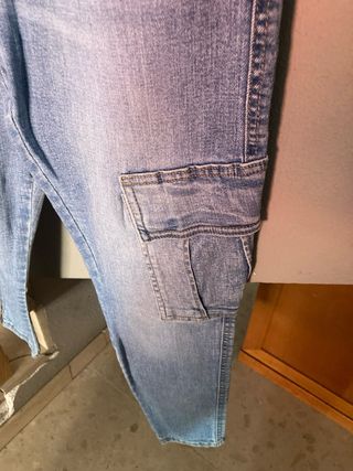 Pantalón cargo niño vaquero ancho