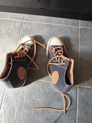 Zapatillas Converse con cuña grises y marrones