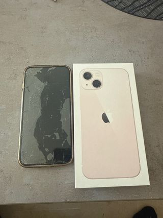 iPhone 13 Caja Rosa/Dorado Pantalla Rota funciona 